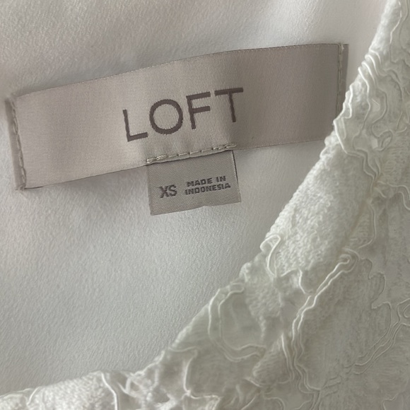 LOFT XS White Flutter Sleeve Blouse with Lace Overlay - Picture 2 of 6